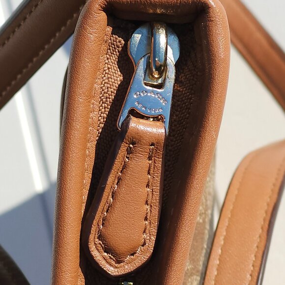 Coach Varsity Stripe Signature Bag Messenger Cross Body Bag - Picture 6 of 9